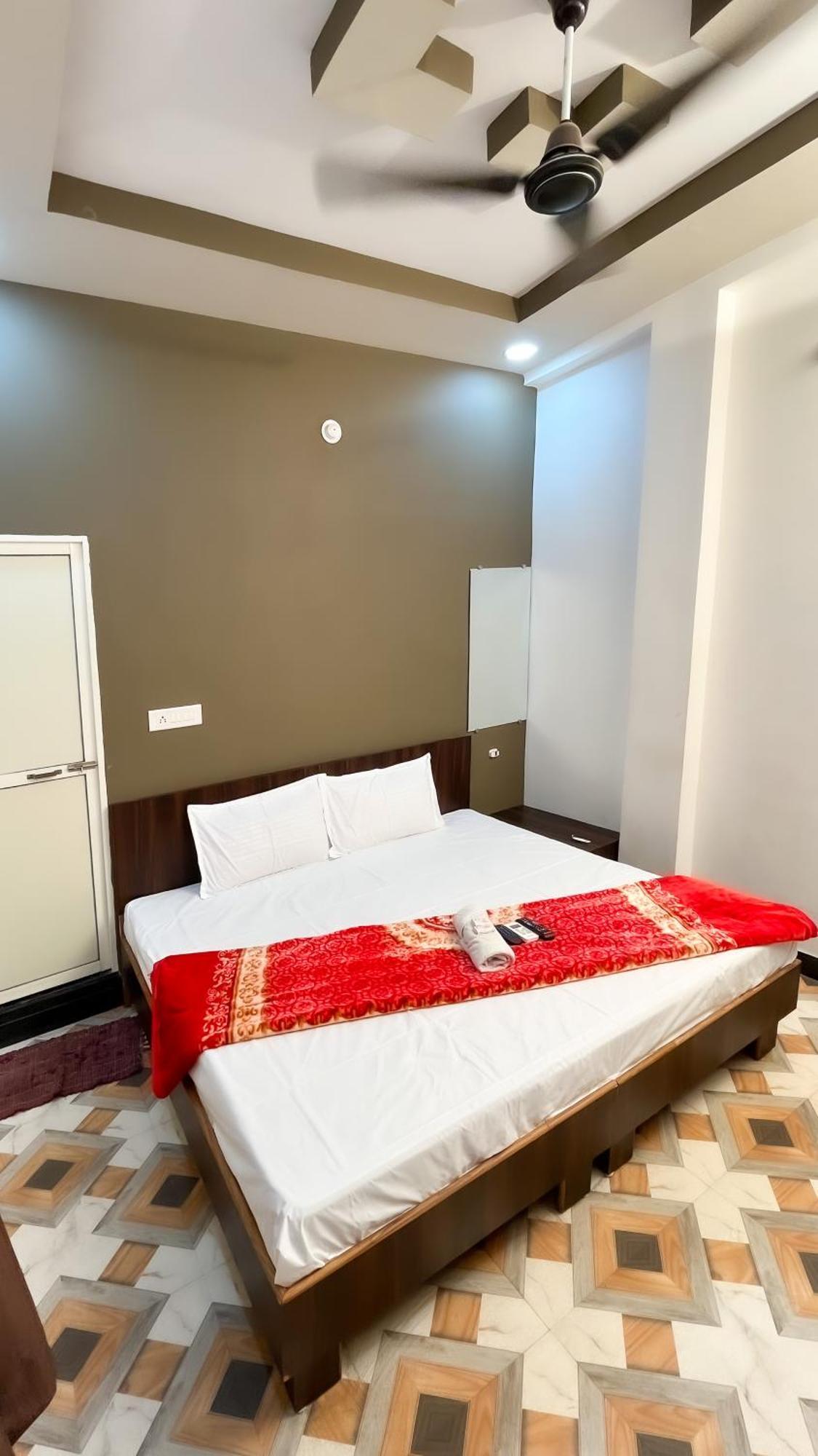 Hotel Rudraksh Ujjain Exteriör bild